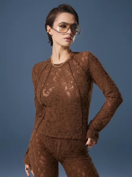 Karamelový slim longsleeve z nadýchané texturované krajky